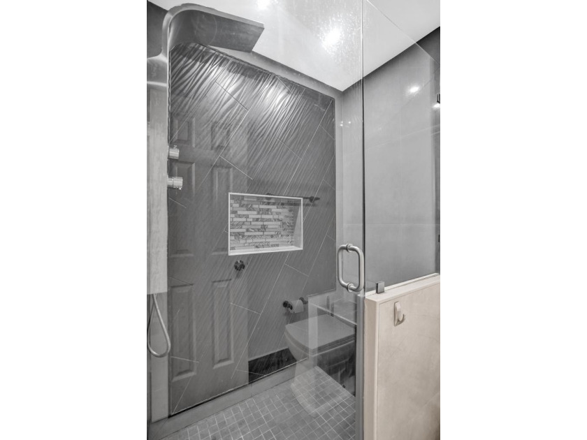 An updated and spacious corner villa in Forest Lake community at - photo 32