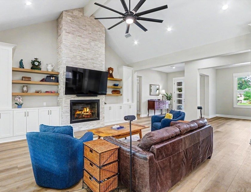 Move-in ready 4BR/3BA home in the gated Arlington Park community - photo 6