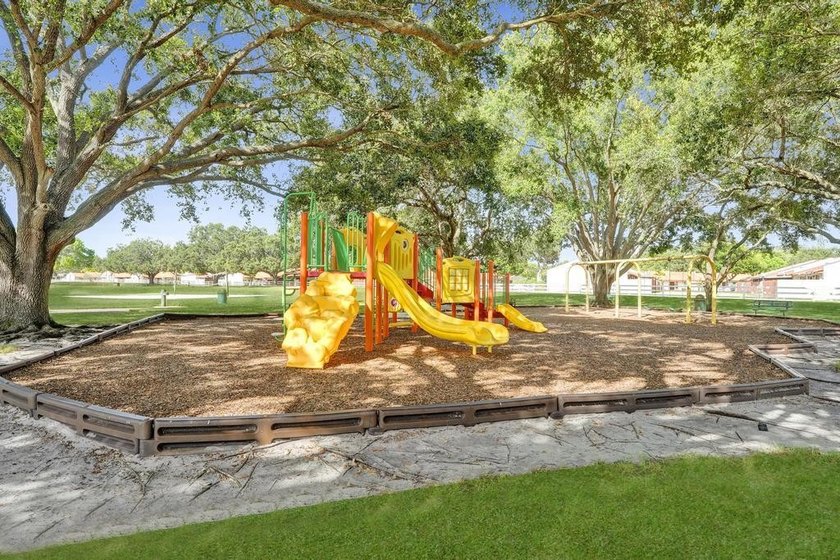 An updated and spacious corner villa in Forest Lake community at - photo 49