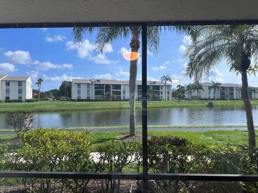Beautiful corner unit condo in first floor 2-bed / 2-bath unit - photo 2