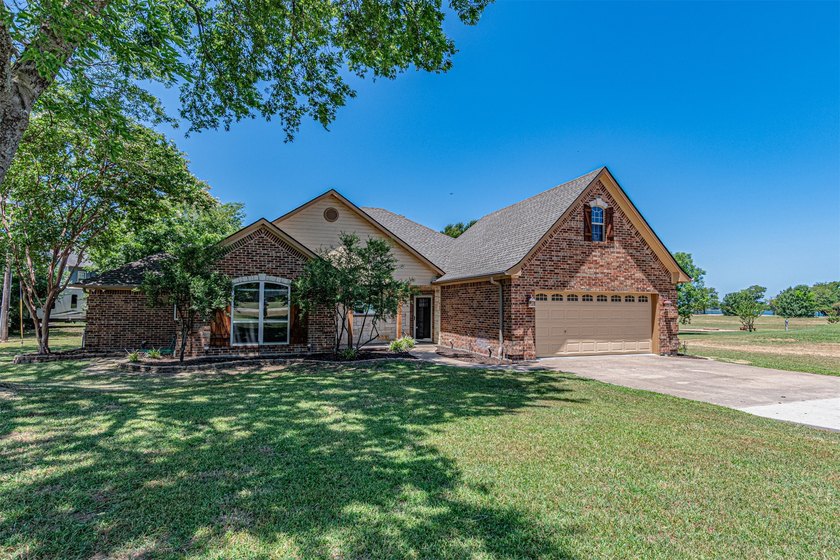 Lake Tawakoni Waterfront Living at Its Finest! Enjoy - photo 3