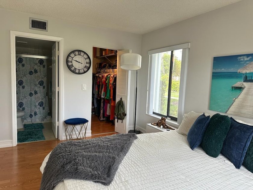 Beautiful corner unit condo in first floor 2-bed / 2-bath unit - photo 9