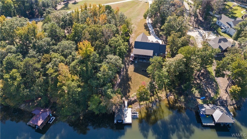 This stunning 4-year-old custom home on Lake Tuscaloosa offers - photo 11