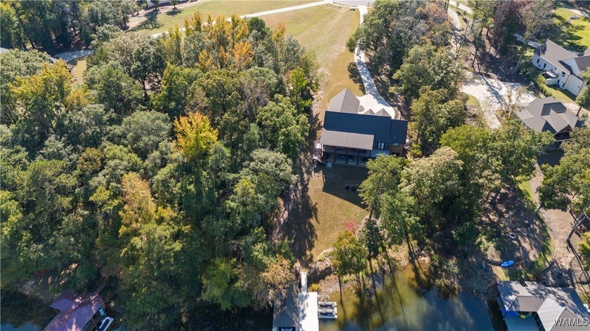 This stunning 4-year-old custom home on Lake Tuscaloosa offers - photo 12