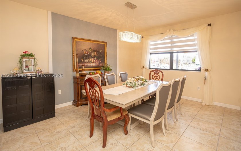 An amazing 2-story, 4 bedrooms and 3 bathrooms home located in - photo 16