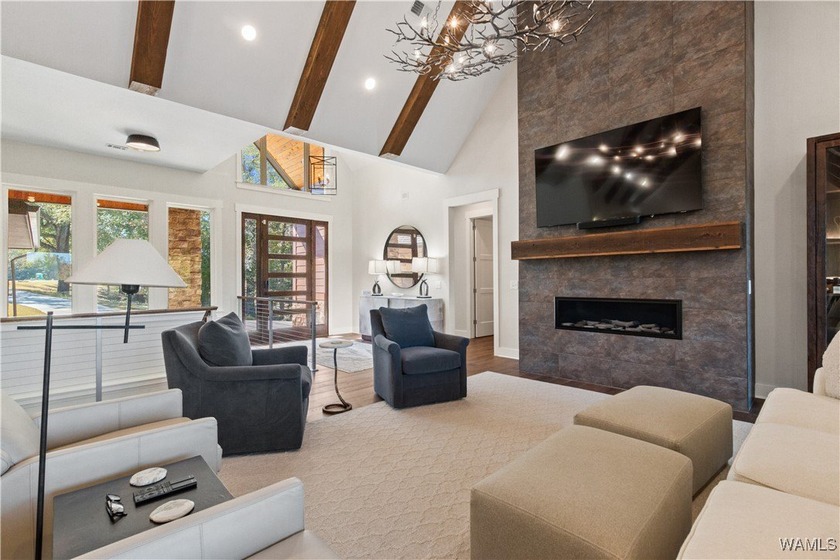 This stunning 4-year-old custom home on Lake Tuscaloosa offers - photo 18
