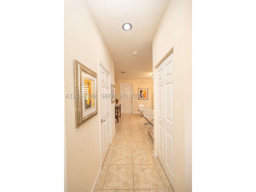 An amazing 2-story, 4 bedrooms and 3 bathrooms home located in - photo 19