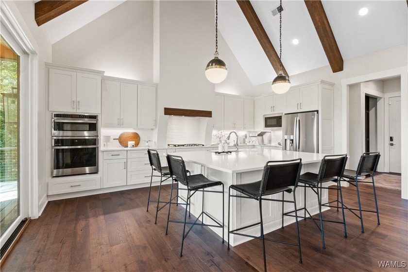 This stunning 4-year-old custom home on Lake Tuscaloosa offers - photo 23
