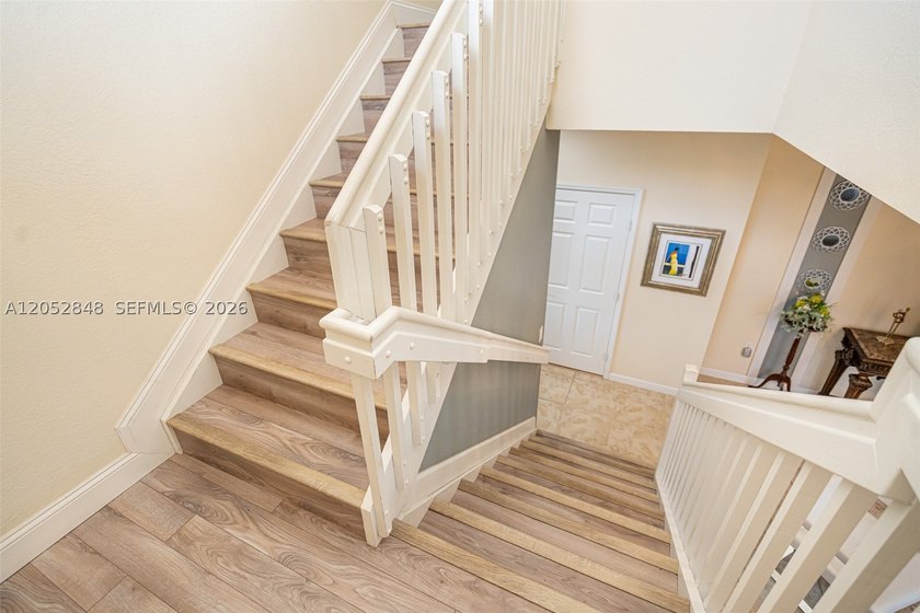 An amazing 2-story, 4 bedrooms and 3 bathrooms home located in - photo 26