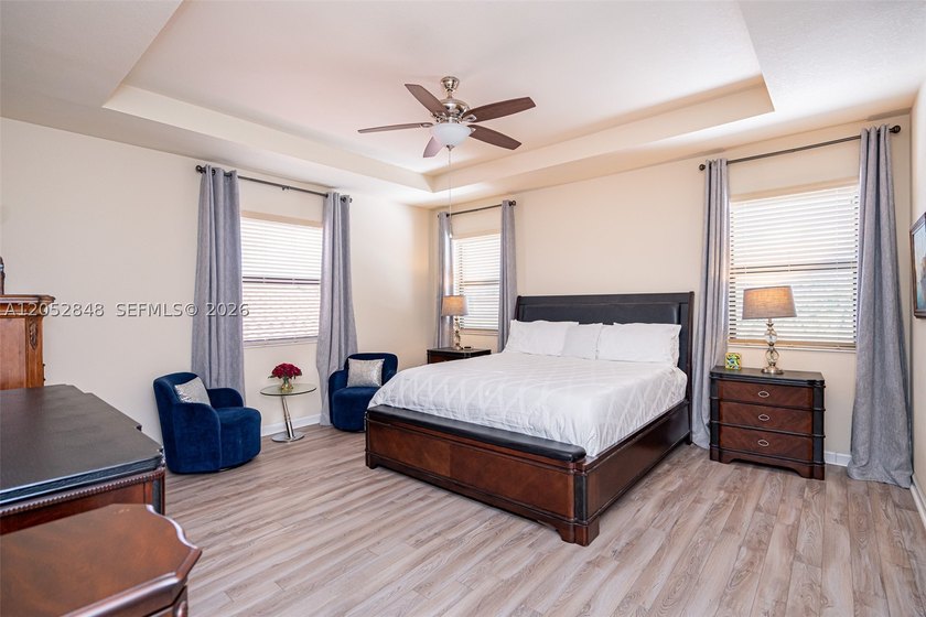 An amazing 2-story, 4 bedrooms and 3 bathrooms home located in - photo 32