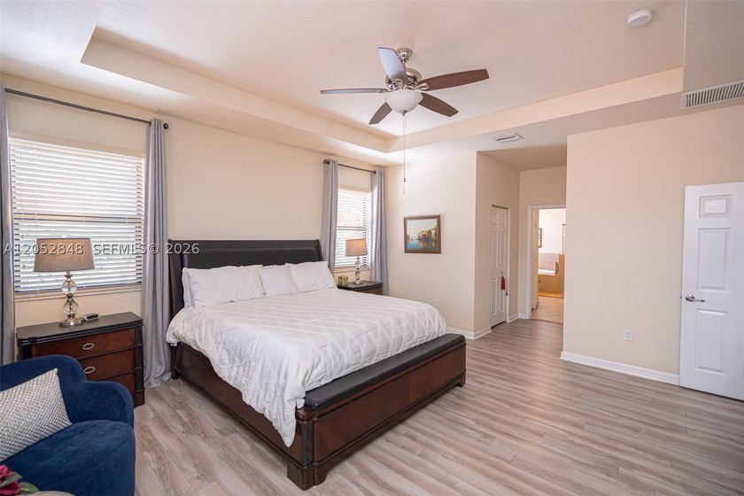 An amazing 2-story, 4 bedrooms and 3 bathrooms home located in - photo 35