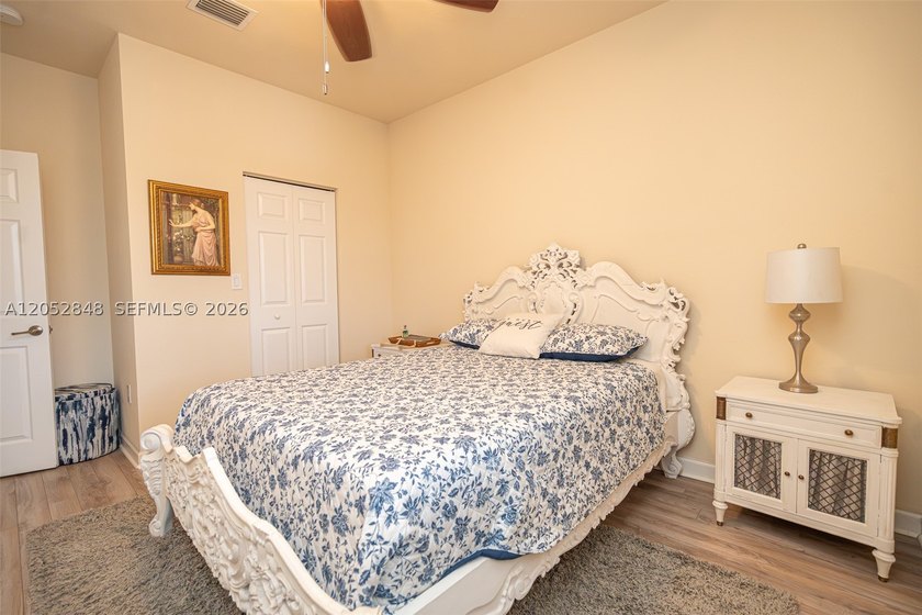 An amazing 2-story, 4 bedrooms and 3 bathrooms home located in - photo 49