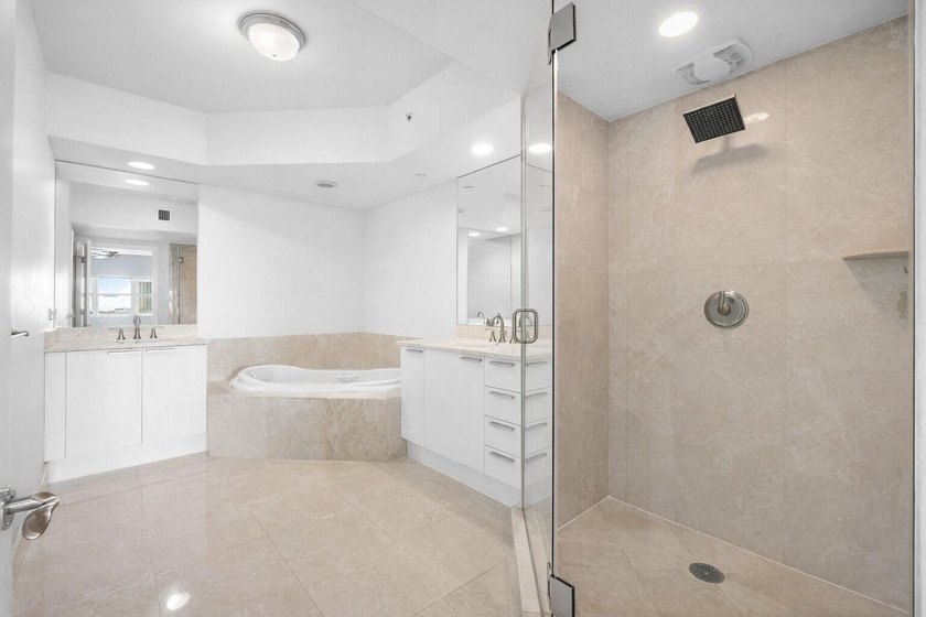 6th floor 2BR + bonus room/den, 2BA condo with east/sunrise - photo 24