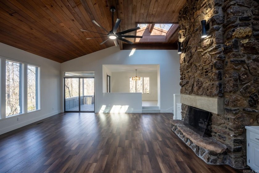 Eden Isle - Frank McGary Design! This lovely, architectural home - photo 8