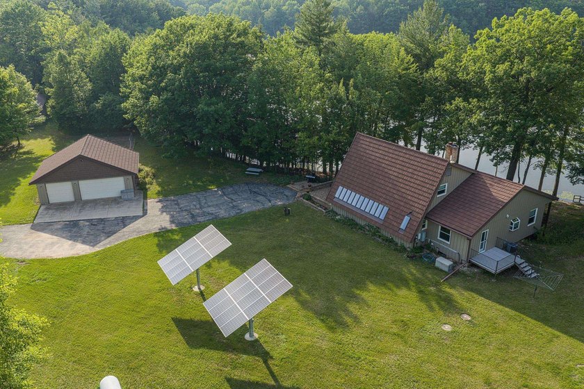 Welcome to your private Northwoods retreat on beautiful Finnegan - photo 8