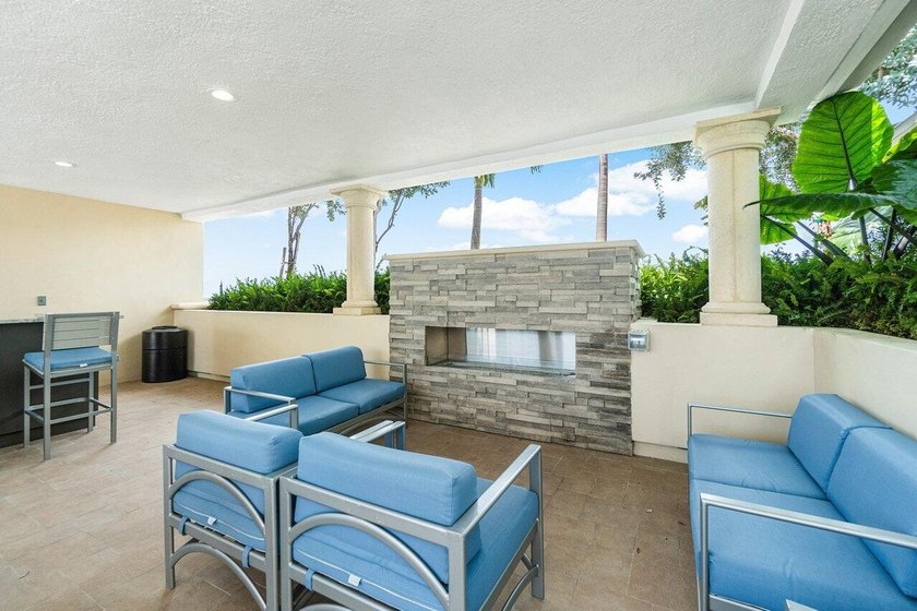 6th floor 2BR + bonus room/den, 2BA condo with east/sunrise - photo 57