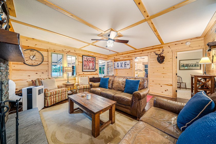 Here's your perfect year round getaway on beautiful Round Lake - photo 8