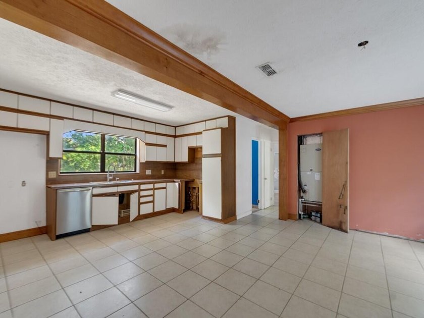 Opportunity awaits at this spacious single-family home situated - photo 8