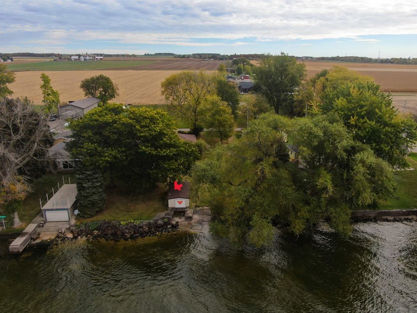 LAKE WINNEBAGO!! Rare opportunity awaits with so much to offer - photo 6
