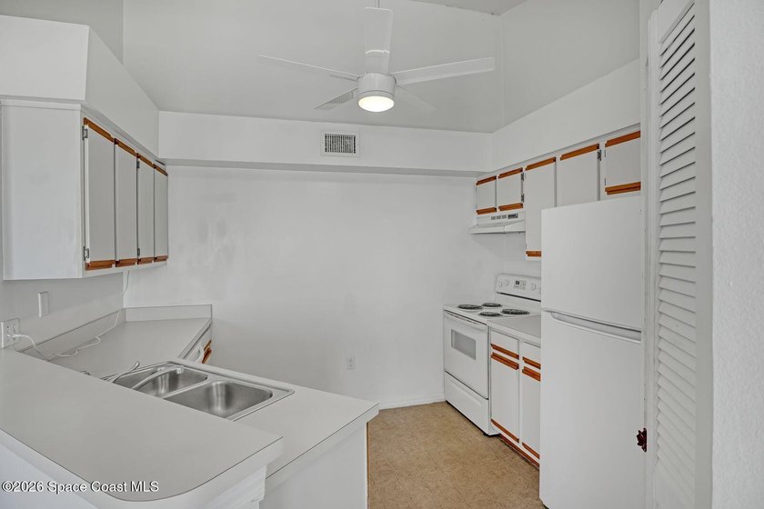 Wake up to breathtaking, unobstructed views of the Indian River - photo 12