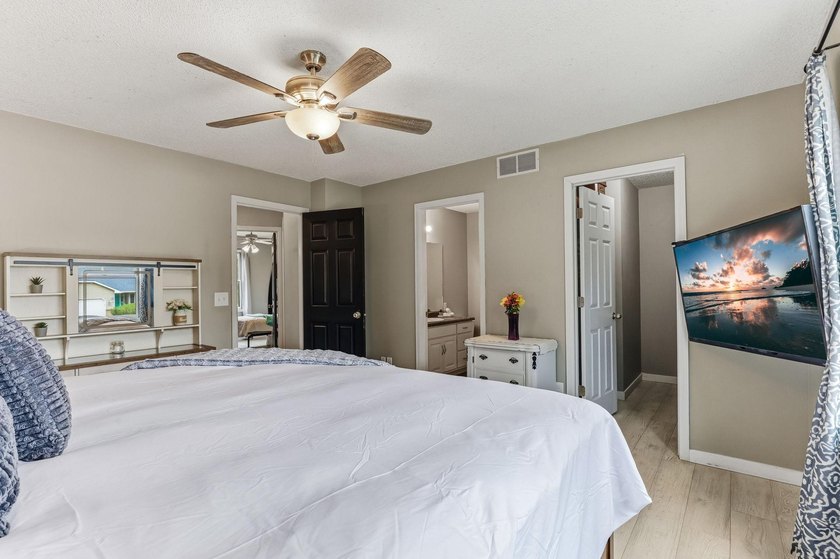 Welcome to this 4 bed 3 bath home offering abundant space for - photo 18