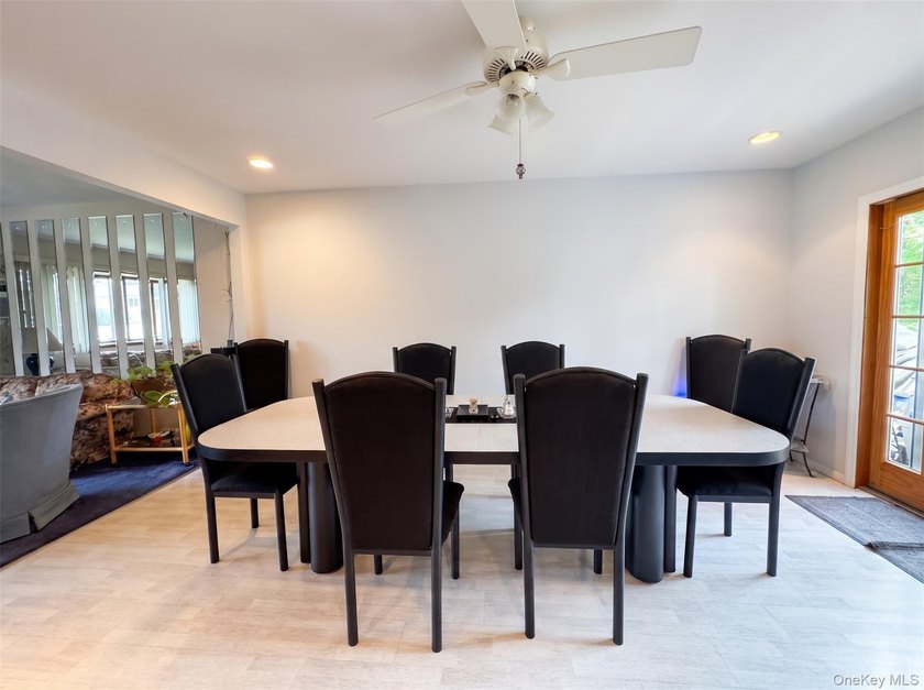 Welcome to this beautifully maintained and expanded split-level - photo 9