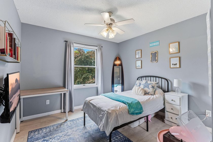 Welcome to this 4 bed 3 bath home offering abundant space for - photo 23
