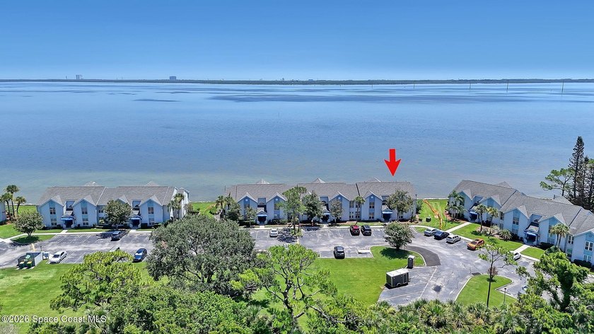 Wake up to breathtaking, unobstructed views of the Indian River - photo 23