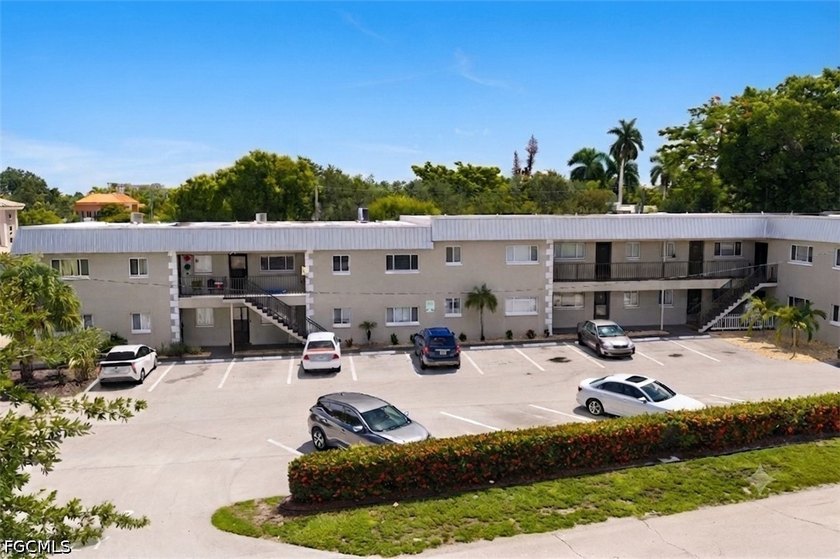 Great Condo Close To Downtown Fort Myers! LOW HOA FEES AT - photo 10
