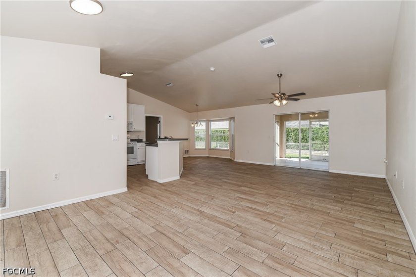 Discover this inviting 3-bedroom, 2-bathroom home offering 1,386 - photo 4