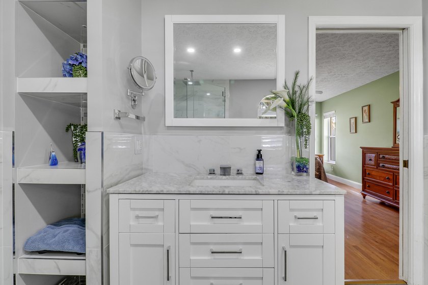 Must see to Believe!! Upgraded 3/2/2 with screened in pool, 2025 - photo 11