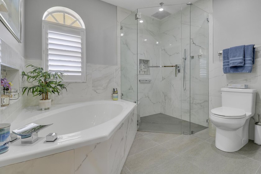 Must see to Believe!! Upgraded 3/2/2 with screened in pool, 2025 - photo 13