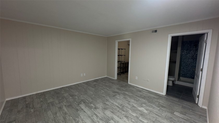 Ideal location in Canyon Creek. The unit has been recently - photo 7