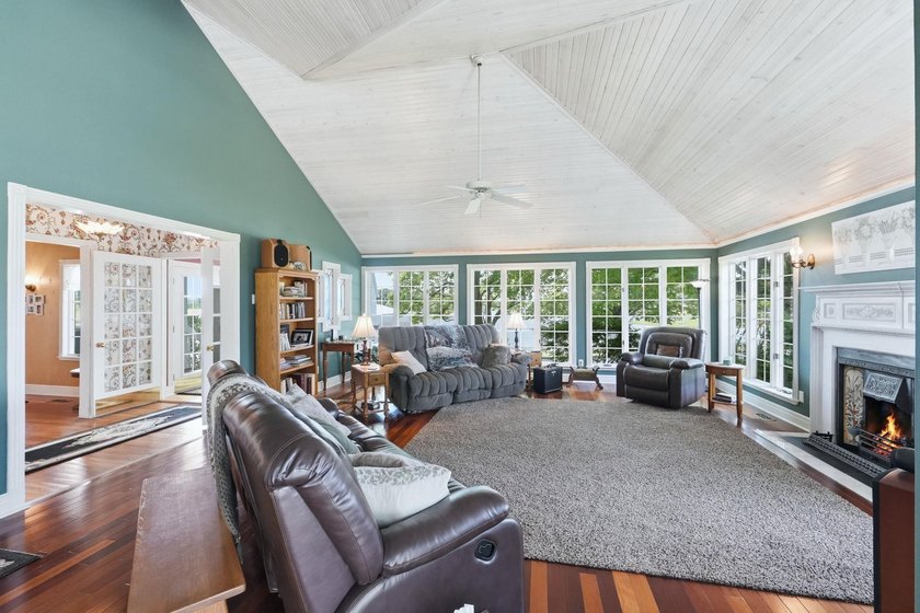 A truly one of kind property located on 14.5 ACRES with 1800 ft - photo 13
