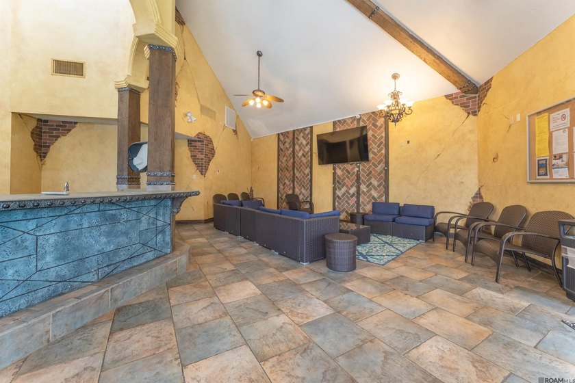 UNIT 128 - BEAUTIFUL FIRST FLOOR UNIT. DOWNTOWN LIVING AT ITS - photo 15