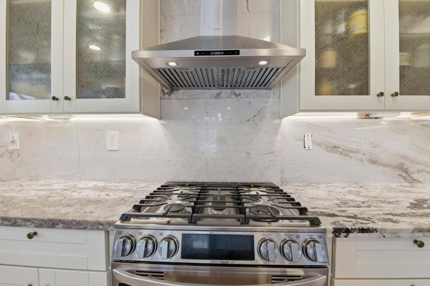 This elegant residence in Fremont's sought-after Parkmont - photo 17
