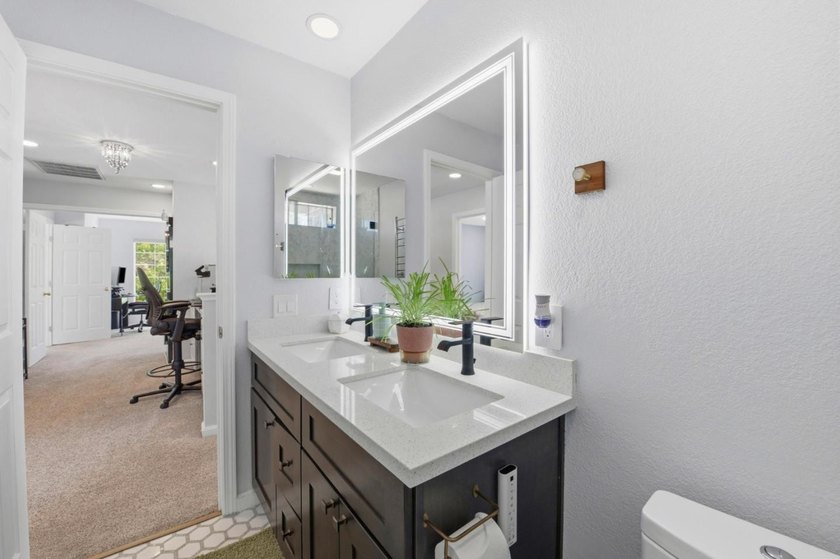 This elegant residence in Fremont's sought-after Parkmont - photo 34
