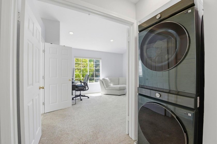 This elegant residence in Fremont's sought-after Parkmont - photo 38