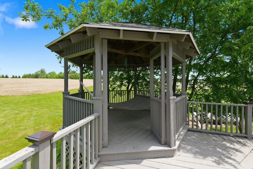 A truly one of kind property located on 14.5 ACRES with 1800 ft - photo 40