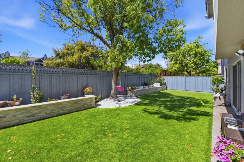 This elegant residence in Fremont's sought-after Parkmont - photo 41