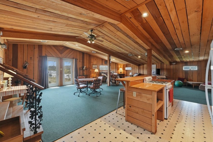 A truly one of kind property located on 14.5 ACRES with 1800 ft - photo 42