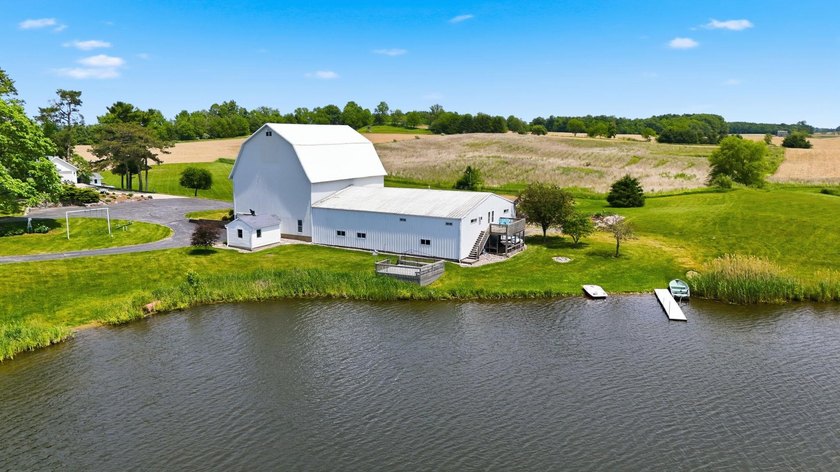 A truly one of kind property located on 14.5 ACRES with 1800 ft - photo 47