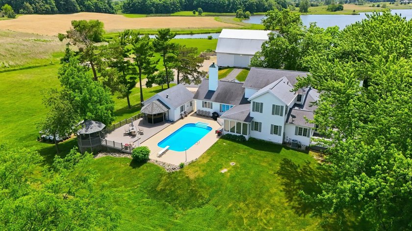 A truly one of kind property located on 14.5 ACRES with 1800 ft - photo 49