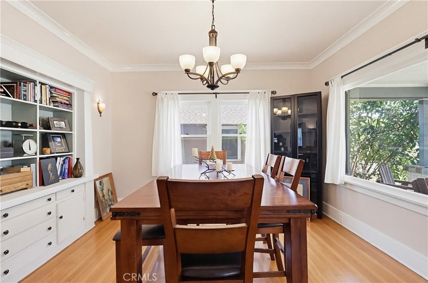 Built in 1914, this classic Craftsman presents an exceptional - photo 15