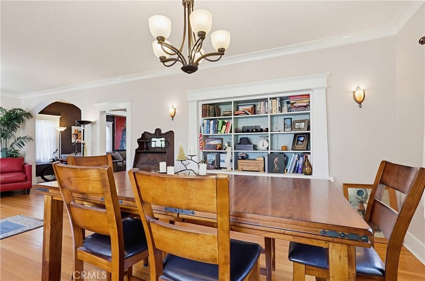 Built in 1914, this classic Craftsman presents an exceptional - photo 16