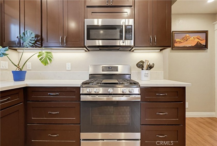 Built in 1914, this classic Craftsman presents an exceptional - photo 24