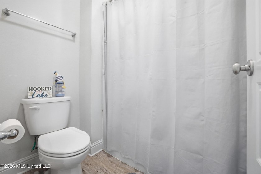 This home has it all! Featuring a spacious open floor plan, this - photo 34