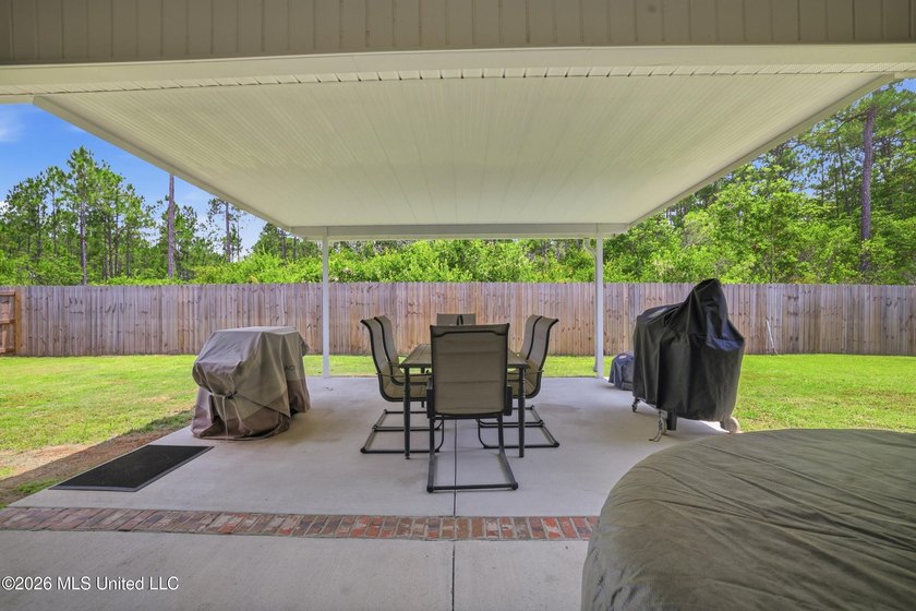 This home has it all! Featuring a spacious open floor plan, this - photo 41