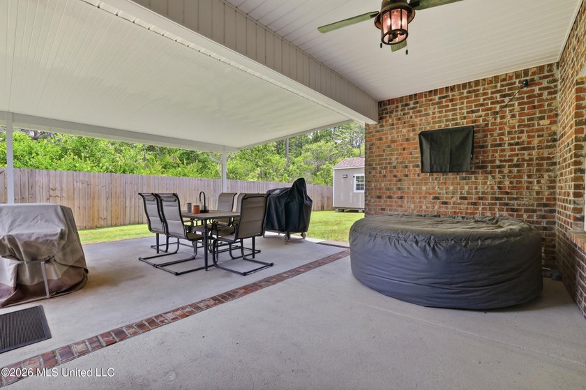 This home has it all! Featuring a spacious open floor plan, this - photo 43