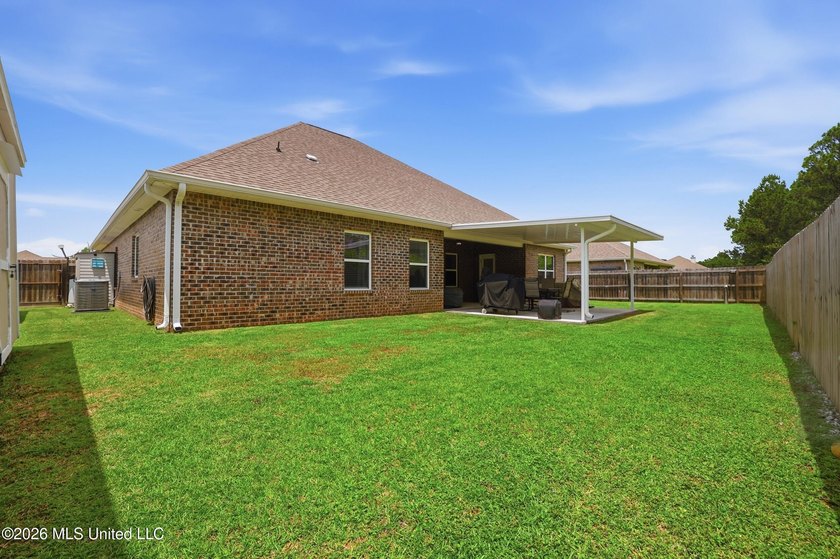 This home has it all! Featuring a spacious open floor plan, this - photo 46